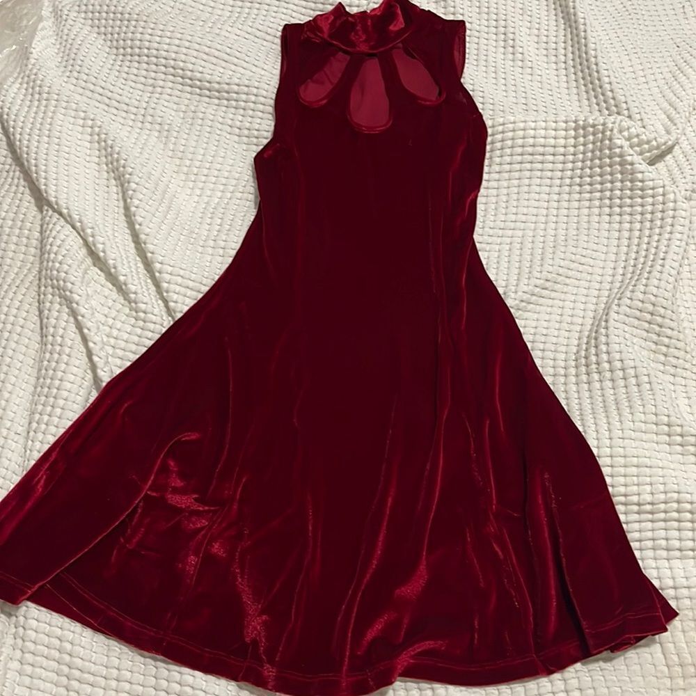 NWOT- I Heart - XS. Red Velvet Cutout Sleeveless Dress